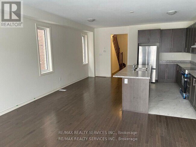 Building Photo - 130 Adventura Rd