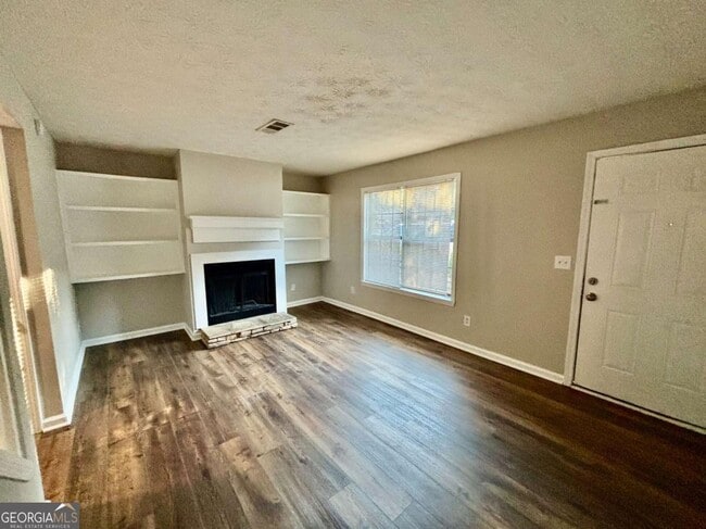 Building Photo - 97 Caboose Ct NW