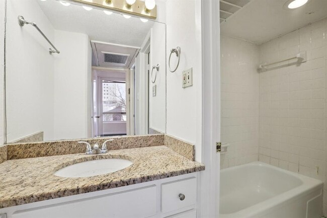 Building Photo - 1212 Guadalupe St