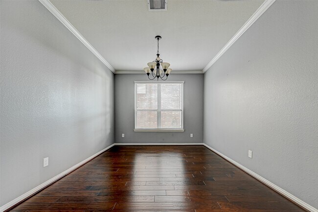 Building Photo - 17243 Lowell Lake Ln