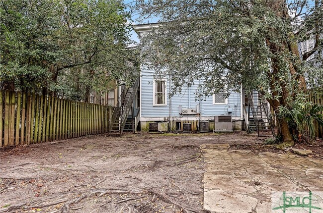 Building Photo - 520 E Waldburg St