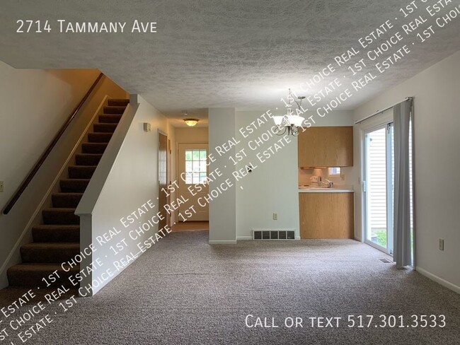 Building Photo - Spacious 3-BDR 1.5-BTH Duplex w/ Garage & ...