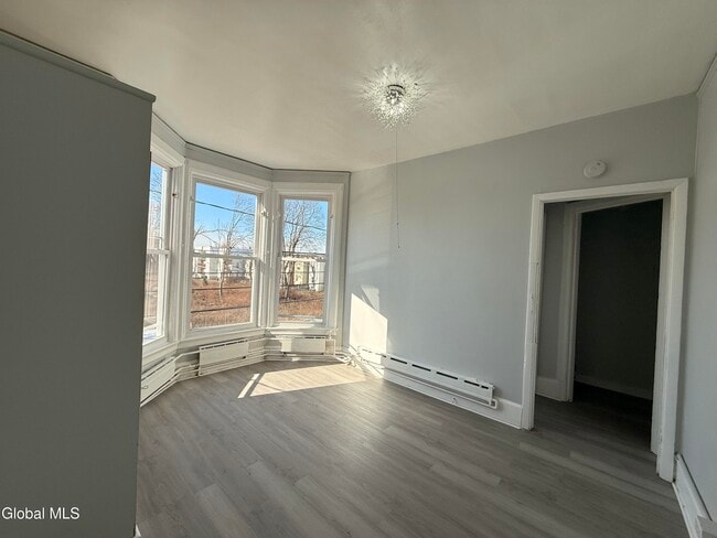 Building Photo - 184 Quail St