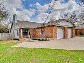 Building Photo - 208 Tamara Dr