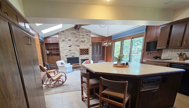 Foto del edificio - 2250 Greenview Dr
