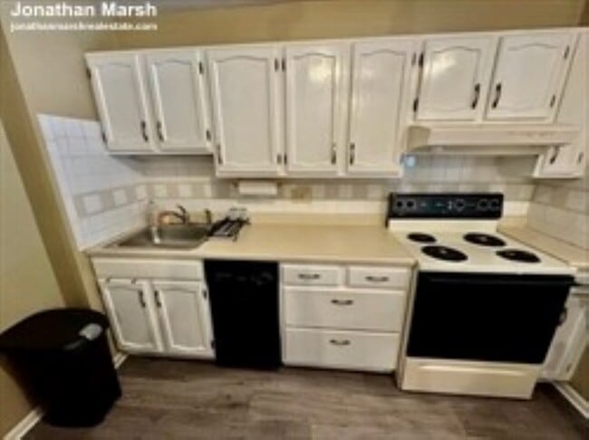 Building Photo - 5 Linda Ln