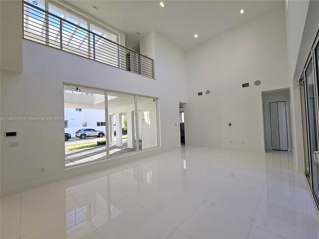 Building Photo - 10289 NW 75th Ter