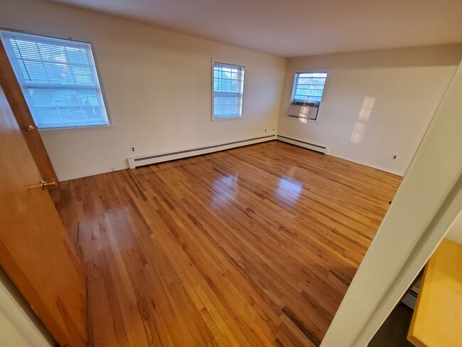 Dining Room - 48 2nd St