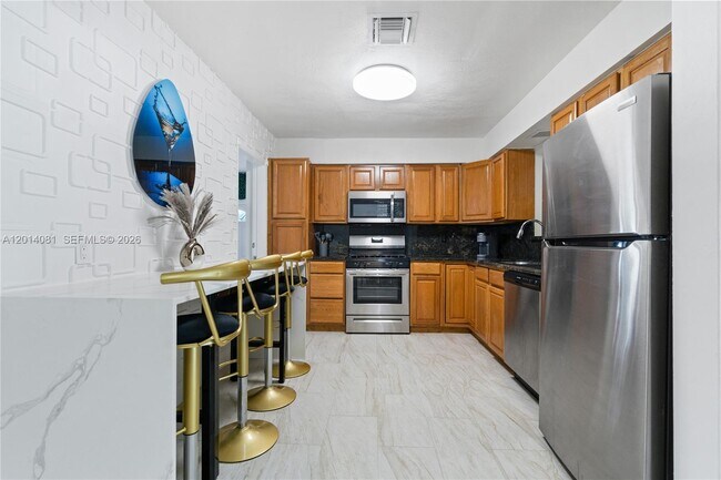 Foto del edificio - 2125 N 14th Ct