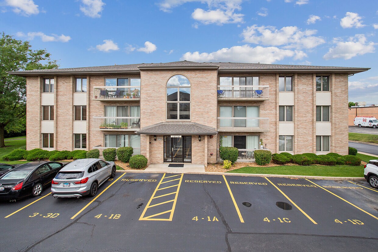 1036 Ashley Ct N Unit 1B, Lockport, IL 60441 Condo for Rent in