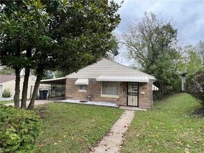 Building Photo - 2900 Sage Ave