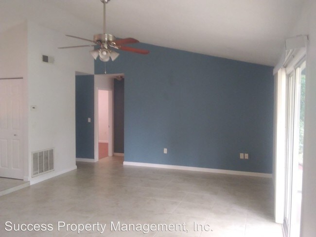 Building Photo - 3 br, 2 bath House - 11393 Beechdale Avenue