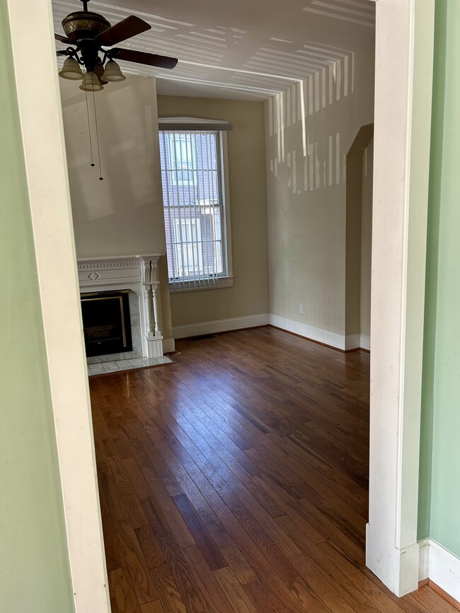 Entry to Living area - 401 Dinwiddie St