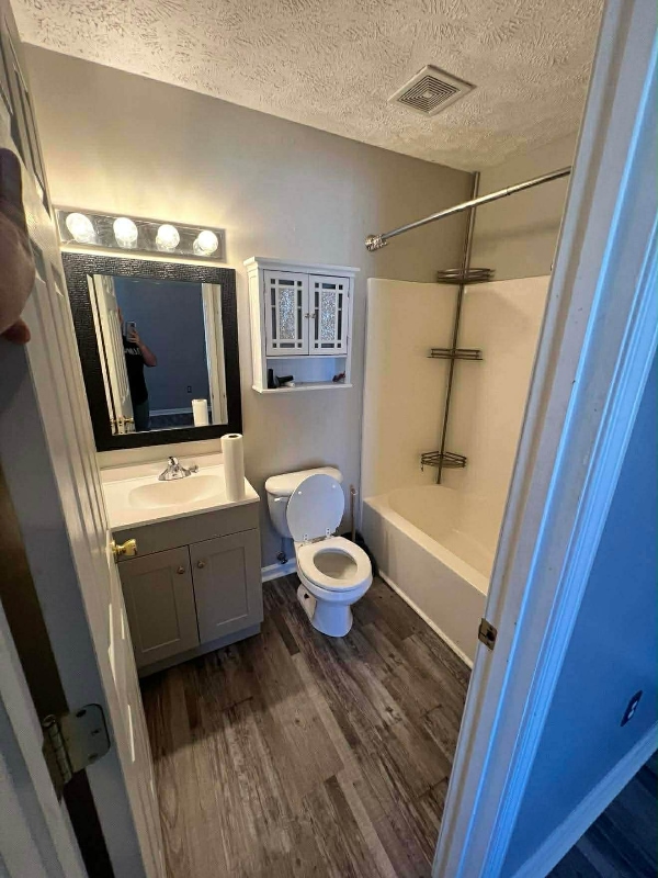 Building Photo - 644 Beaverview Dr