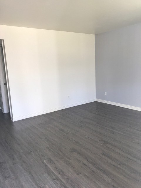 Building Photo - 2021 W Hayward Ave #1
