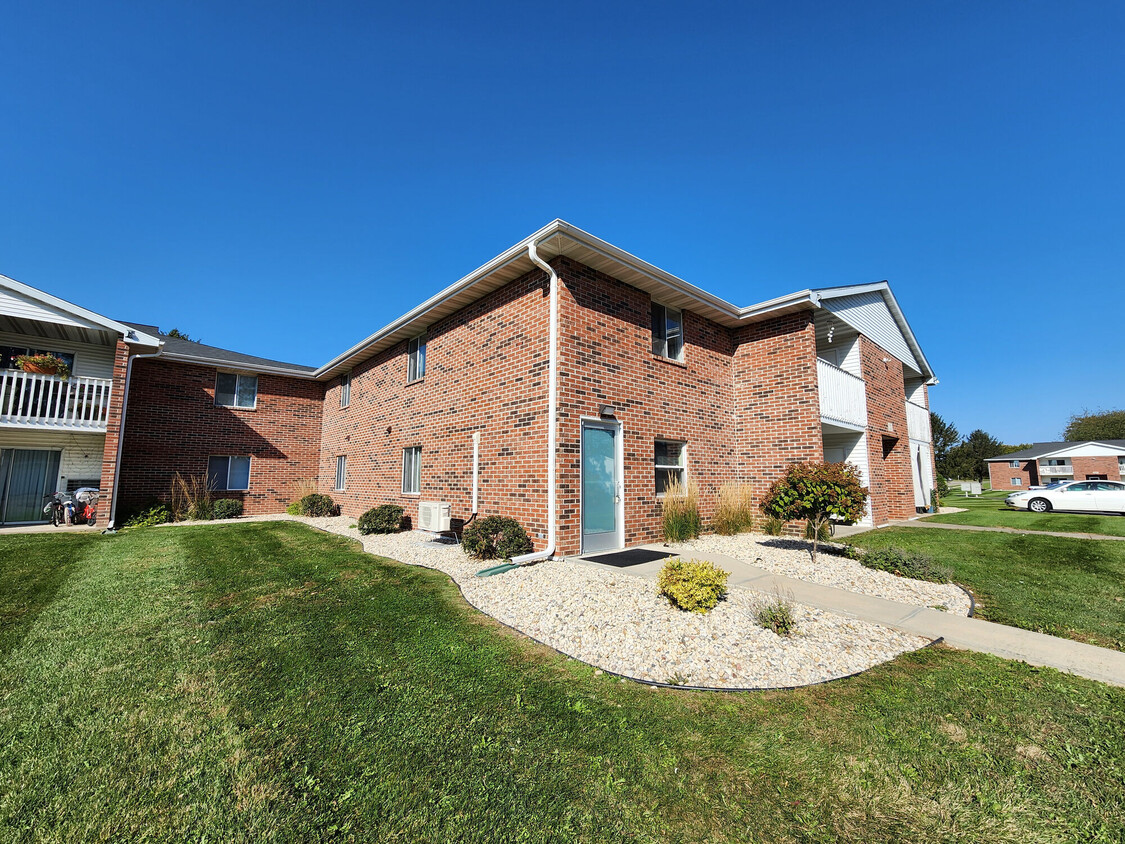 Foto principal - Whispering Pines Apartments