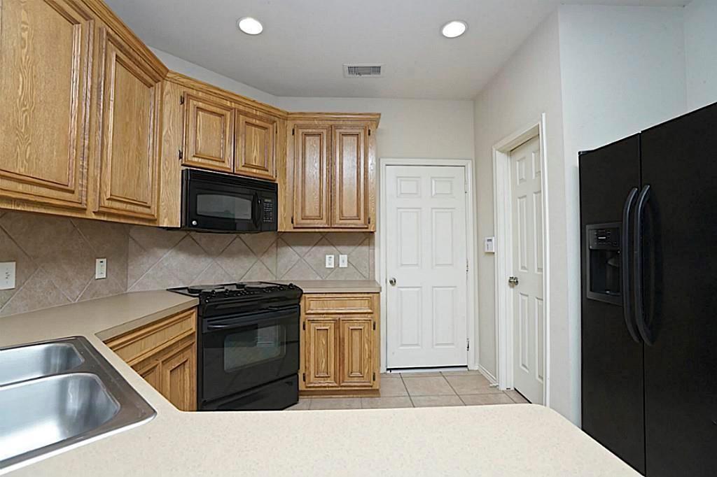 16534 Strathmore Manor Ln, Houston, TX 77090 Condo for Rent in