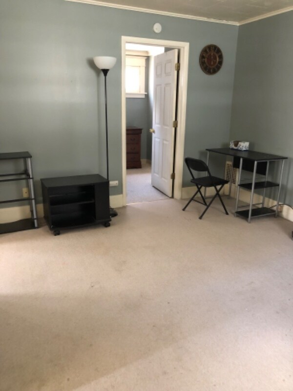 147 W Winspear Ave, Buffalo, NY 14214 Room for Rent in Buffalo, NY