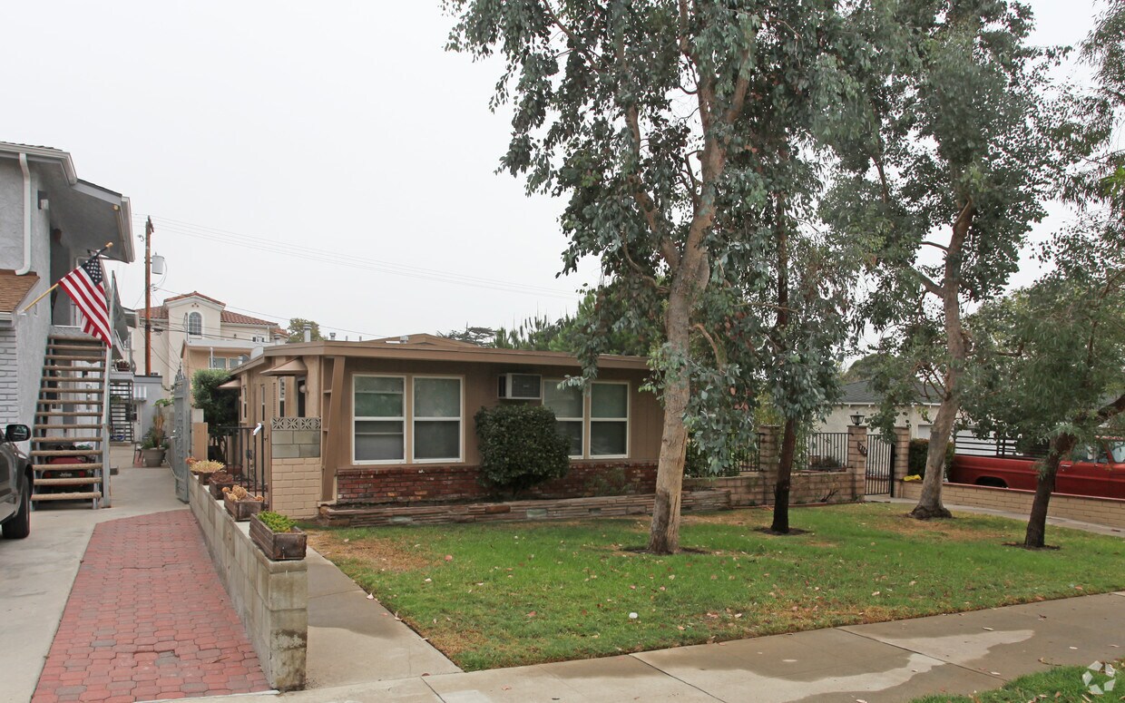 Building Photo - 710 E Orange Grove Ave