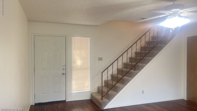 Foto del edificio - 3803 Braden Ln