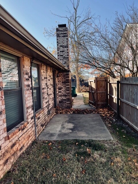 Side entry - 12401 SW 4th St