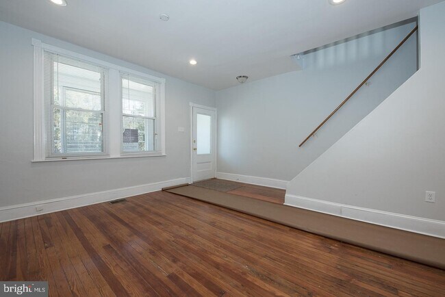 Foto del edificio - 746 E Railroad Ave