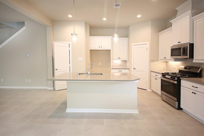 Foto del edificio - 244 N Spotted Fern Dr