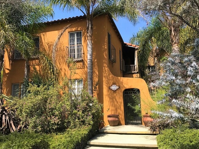 Building Photo - 1415 S Sierra Bonita Ave