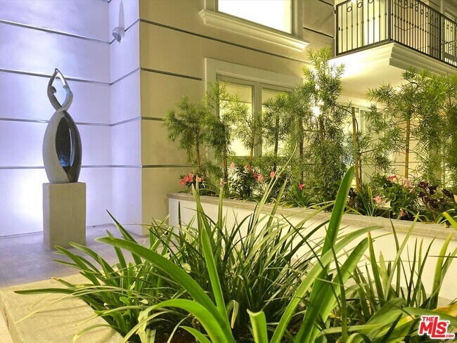 Foto del edificio - 1237 S Holt Ave