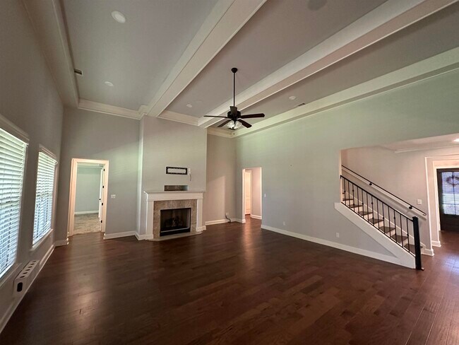 Foto del edificio - 532 Tender Oaks Ln N