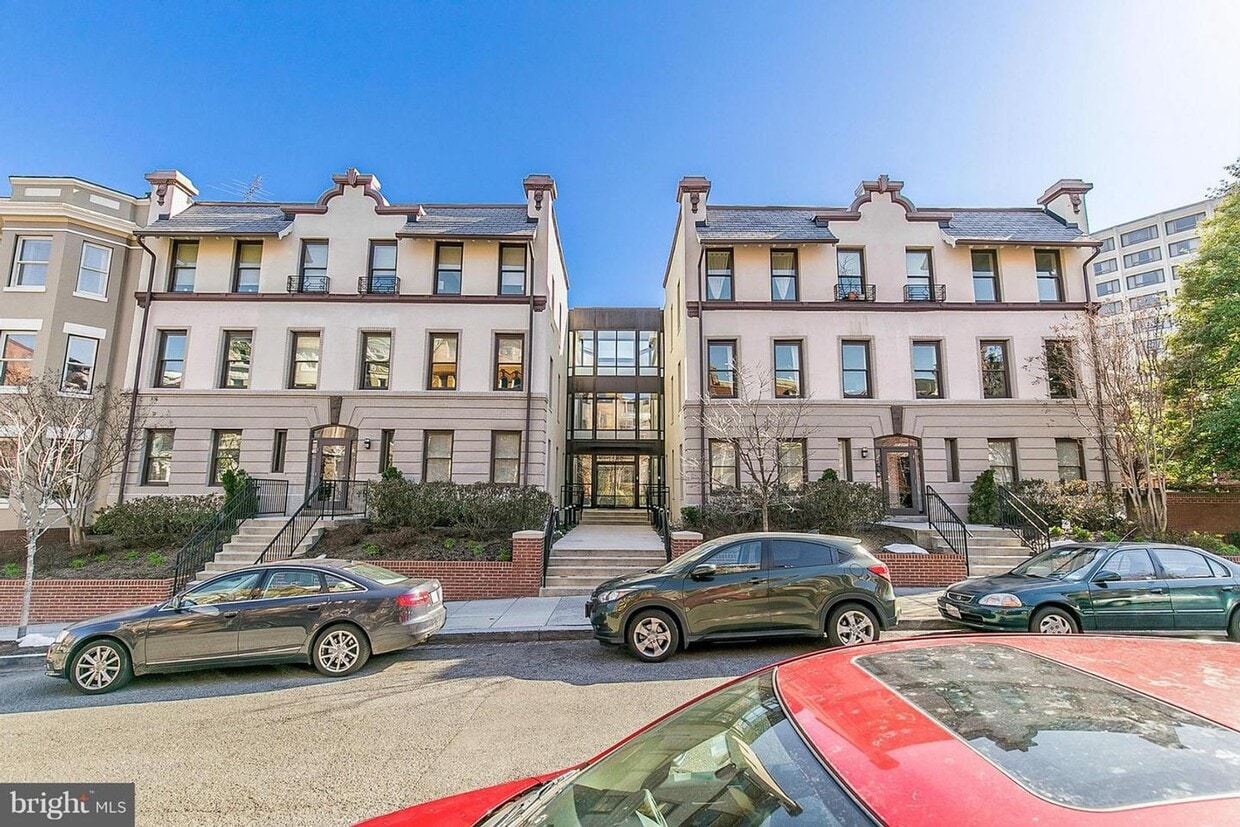 Foto principal - Updated Kalorama One Bedroom W/Washer & Dr...