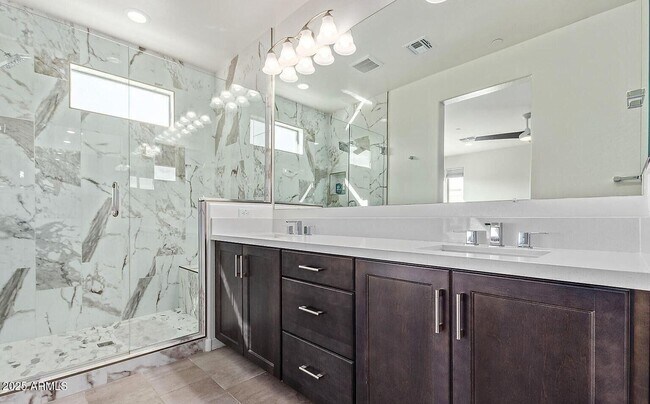 Building Photo - 7343 E Vista Bonita Dr