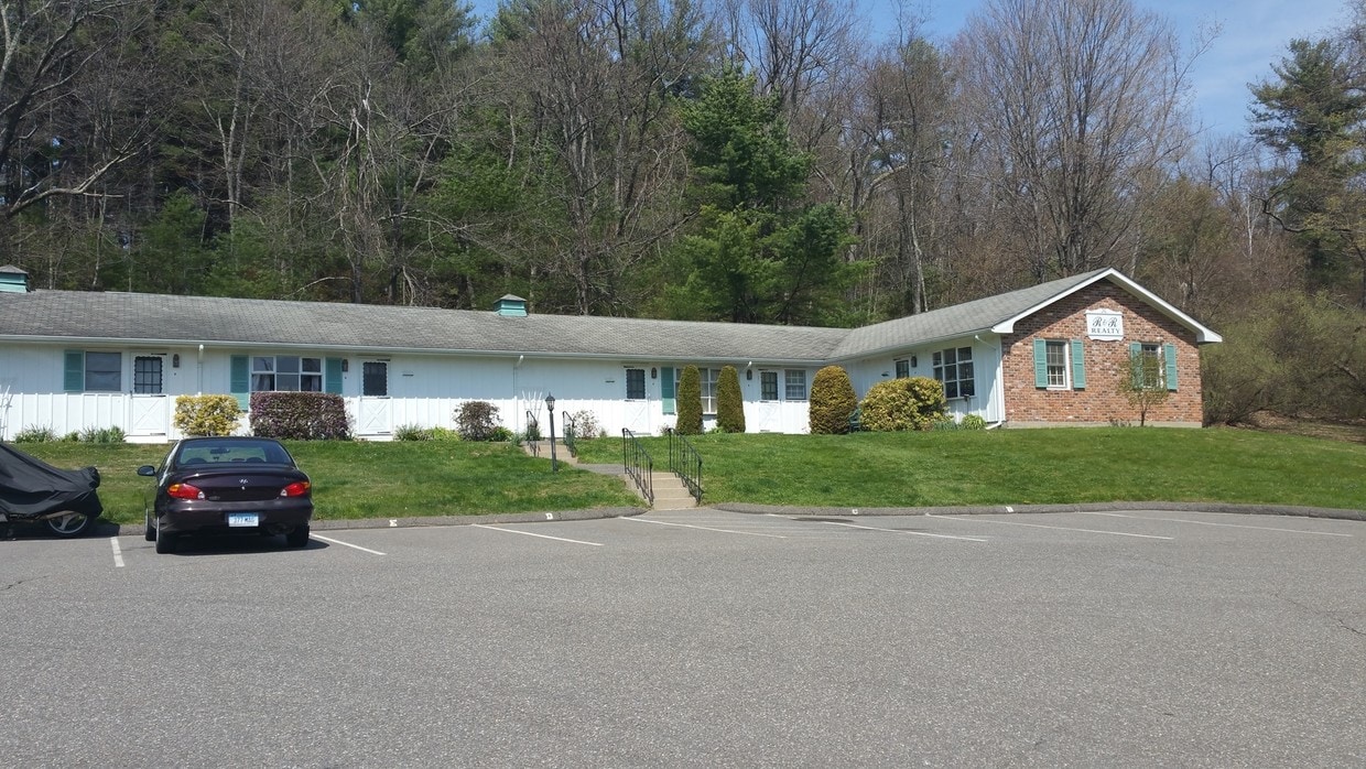 72 Leigh Ave, Thomaston, CT 06787 Apartments in Thomaston, CT