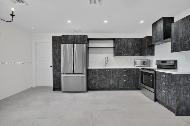 Building Photo - 5980 SW 40th Ave