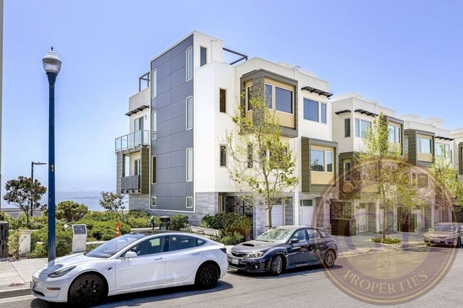 Building Photo - SF Shipyard - 3 BR, 2.5 BA Townhouse 1,634...