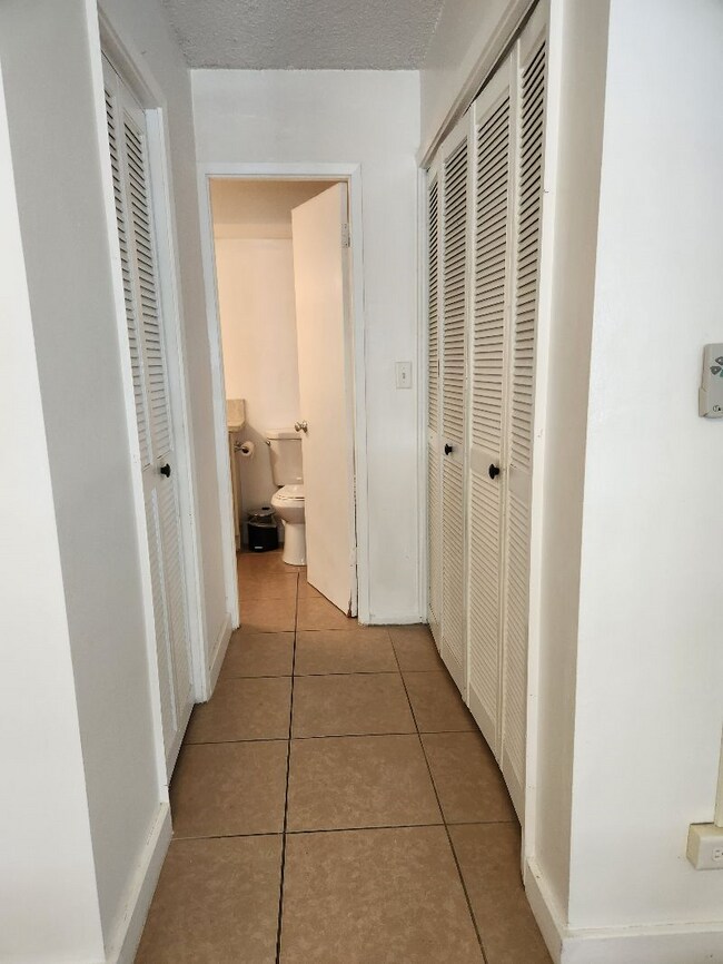 Building Photo - 411 Kaiolu St