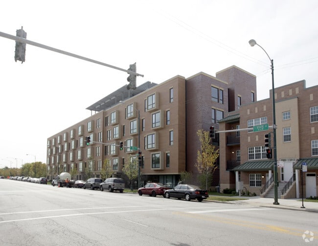 Park Boulevard Apartments Chicago Il Apartments Com
