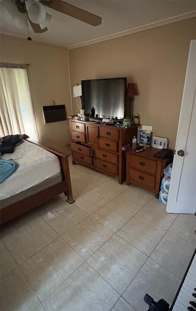 Foto del edificio - 10335 NW 26th Ave