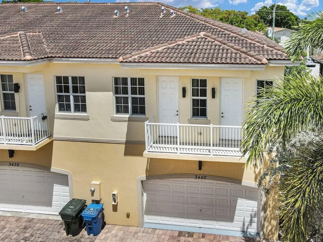 Building Photo - 3432 NE 15th Ave