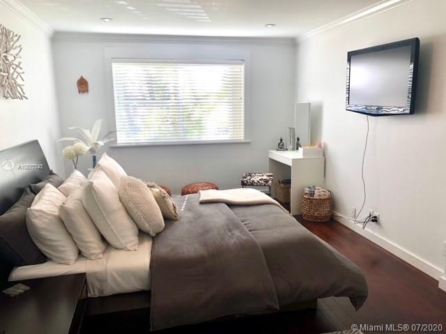 Bedroom - 100 Edgewater Dr
