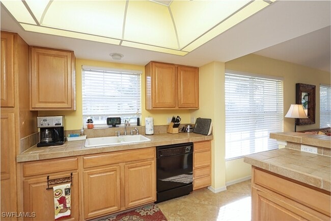 Building Photo - 26881 Wedgewood Dr