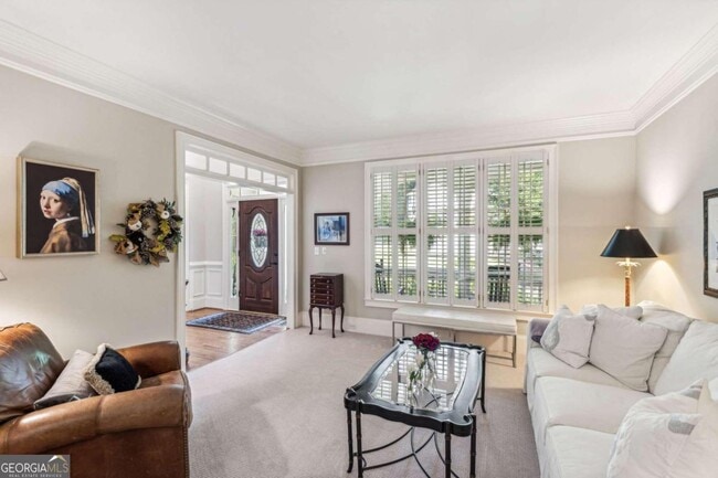Building Photo - 725 Greenview Terrace