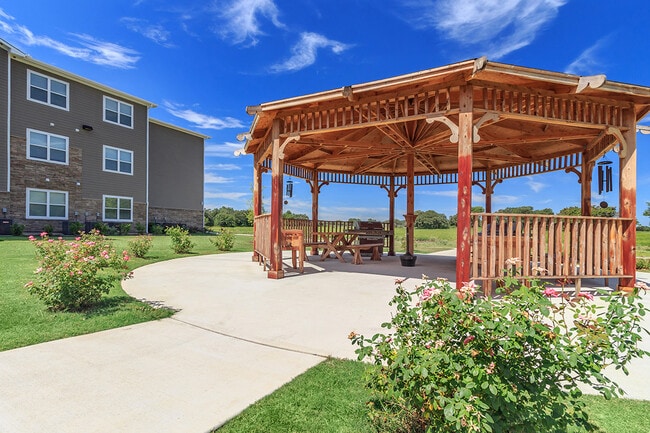 Foto del edificio - Hunter's Chase Senior Apartments