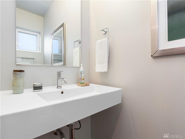Building Photo - Brand New Modern 3 Bedroom Townhome in the...