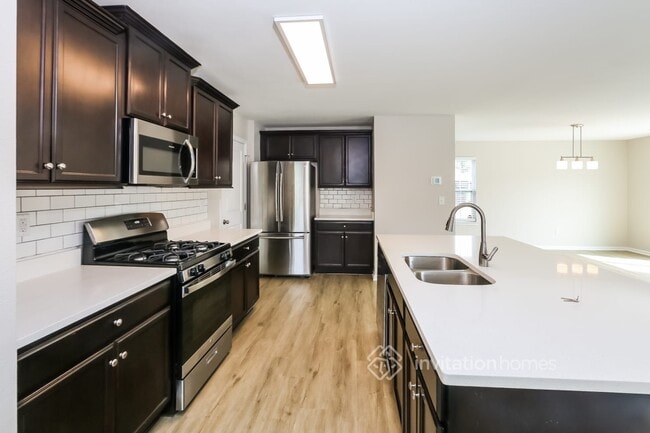 Building Photo - 8730 Longnor St