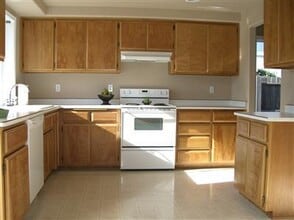Building Photo - 1671 Hollyhock Dr