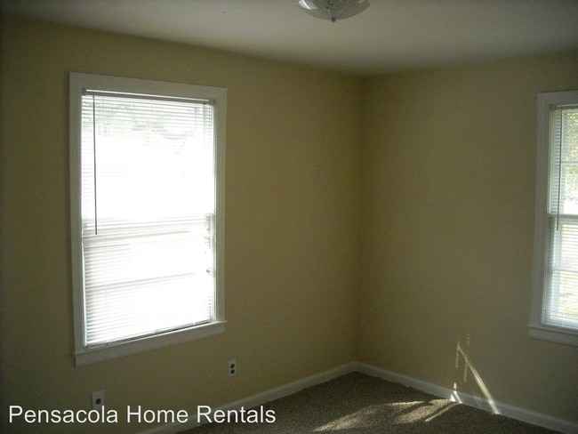 Building Photo - 2 br, 1 bath House - 35 Kennington Drive