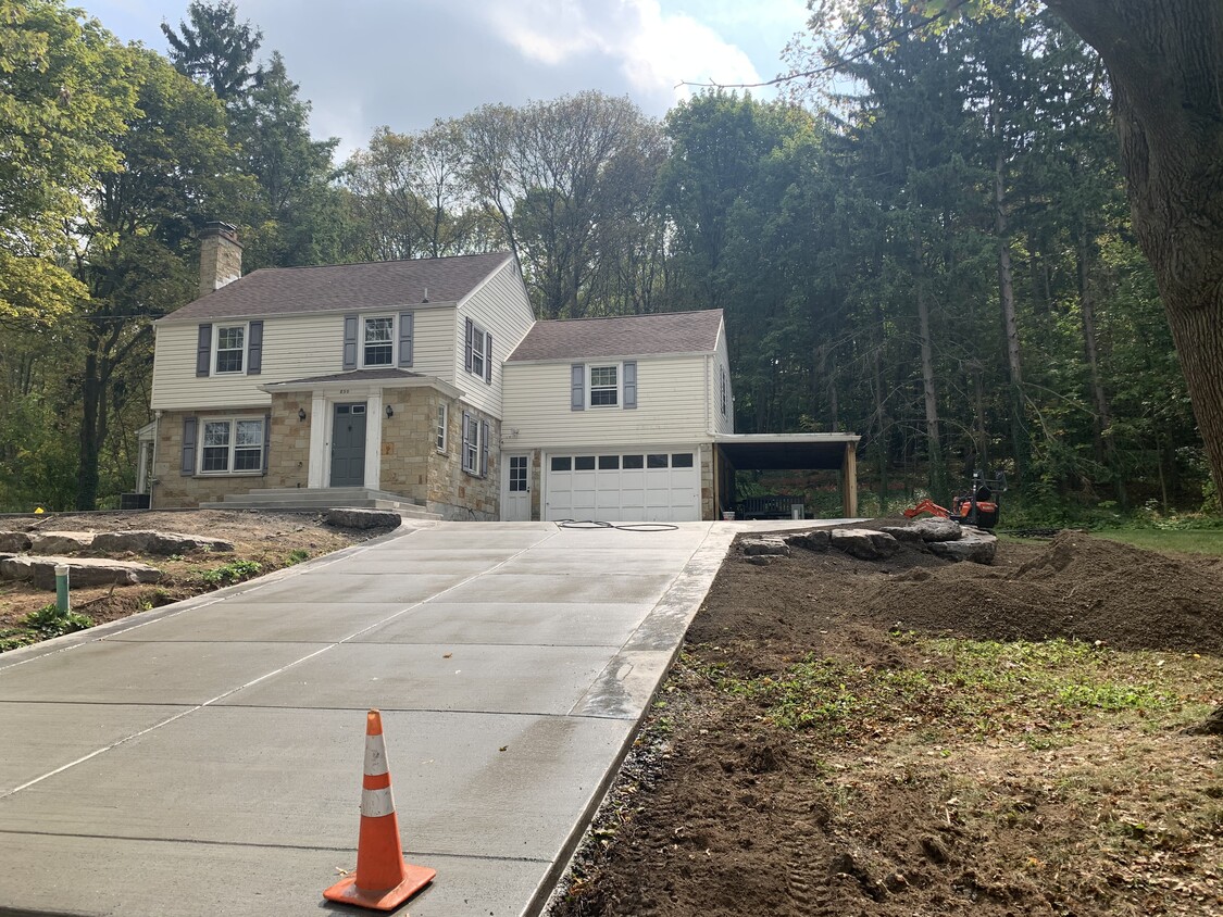 New Drive and Landscaping. - 850 Hillside Dr