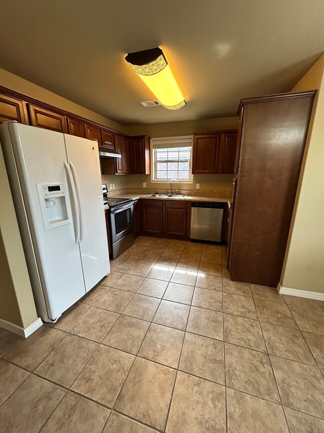 Foto del edificio - 1522 E 11th Cove