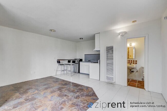 Foto del edificio - Studio, 1 bath House - 384 E Floral Dr, Mo...